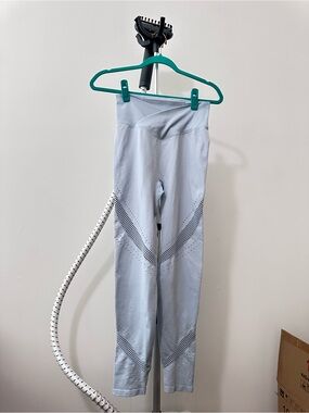 PINK Victoria’s Secret Light Blue Active Leggings